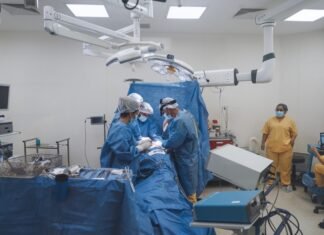 Realizaron dos trasplantes de córnea en el Hospital Carrillo