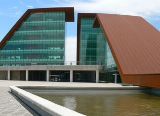 Agentes de la administración pública cobrarán sus sueldos el 30 de abril con un 5% de aumento