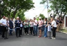 Poggi e Hissa inauguraron la repavimentación de la calle Florencio Navarro en el B° Maximiliano Toro