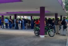 Docentes de escuelas generativas rurales reclamaron mejoras salariales y condiciones laborales claras frente al Ministerio de Educación