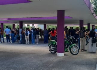 Docentes de escuelas generativas rurales reclamaron mejoras salariales y condiciones laborales claras frente al Ministerio de Educación