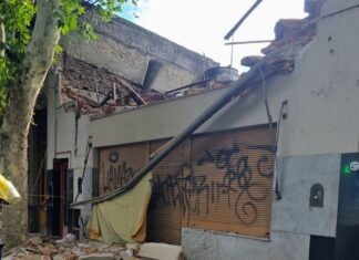 Villa Mercedes: un obrero resultó herido tras quedar atrapado bajo escombros en una demolición