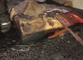 Una mujer, dos adolescentes y un niño hospitalizados por inhalación de monóxido de carbono tras un incendio en una vivienda