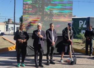 Hissa y Poggi inauguraron la puesta en valor de la plaza del barrio Olivares