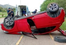 Un hombre y una mujer resultaron heridos tras el vuelco de un auto en la Autopista 25 de Mayo