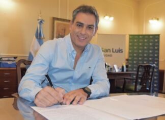 La Municipalidad de San Luis incorpora un camión de carga lateral y 12 colectivos