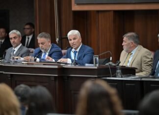 Asamblea Legislativa: Poggi centró su discurso en educación, con anuncios de nuevas leyes y un repaso de su gestión