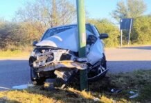 Un hombre resultó herido tras chocar contra un poste en la Autopista 25 de Mayo