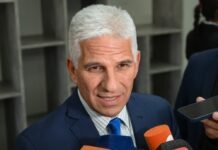 Poggi dijo que después del 15 de mayo se tomará una decisión sobre el pago de un bono a empleados públicos