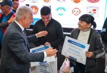El Gobernador entregó antenas de internet satelital a 34 cuarteles de Bomberos Voluntarios