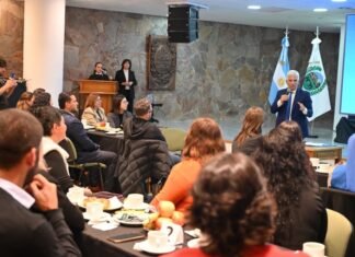 El Gobierno convirtió en ley el plan de alfabetización y aseguró que el 86% de los alumnos alcanza los niveles mínimos de lectoescritura