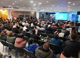 Poggi entregó beneficios, certificados y homologaciones a más de un centenar de empresas y emprendimientos