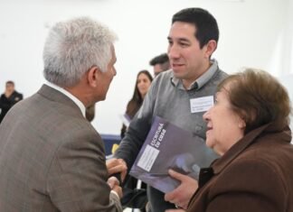 Vecinos de Juana Koslay y La Punta recibieron sus escrituras y el Gobierno se acerca a las 7 mil entregas