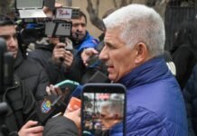 “Yo quiero ser gobernador”: Poggi habló sobre la reelección, la situación institucional de Potrero y el RIPEE