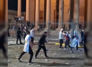 Los festejos por el triunfo de la Selección terminaron en disturbios y enfrentamientos. No hubo detenidos