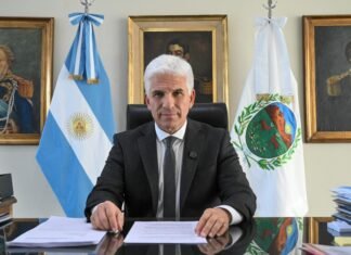 Poggi anunció aumento del 20% en los sueldos de los empleados públicos