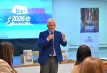 Poggi se reunió con docentes, destacó mejoras en alfabetización y promulgó la ley del programa de matemáticas