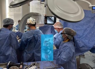 San Luis hizo historia: realizaron la primera reconstrucción femoral con un implante personalizado
