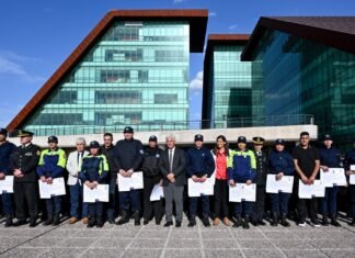 Poggi entregó decretos e insignias de ascensos a más de 500 policías de la Unidad Regional N°1