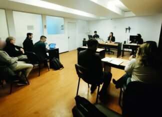 Imputan a un psiquiatra y una exempleada pública por certificados médicos presuntamente falsos