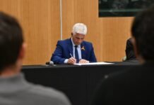 El Gobernador firmó decretos y contratos por $6.836 millones de pesos en obras públicas