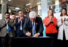 Poggi firmó el llamado a licitación de la primera etapa de la modernización del Edificio Administrativo