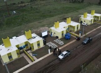 El Gobierno entregó viviendas en tres localidades del sur y este sábado completará una tanda de 43 casas en La Punta