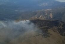Incendio en el Filo de Merlo afecta 15 hectáreas y trasladan bomberos en helicóptero
